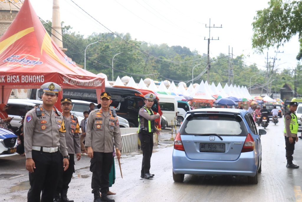 Kapolres Bojonegoro Tinjau Arus Balik Lebaran, Pastikan pengecekan arus lalin pemudik, aman & Lancar