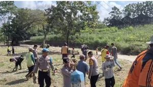Banjir Akibat Luapan Sungai Sekar, Warga dan Aparat Pasang Bronjong Cegah Longsor