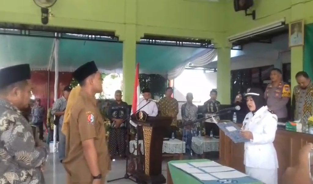 Pelantikan dan Pengambilan Sumpah Jabatan Perangkat Desa Pomahan Kec.Baureno
