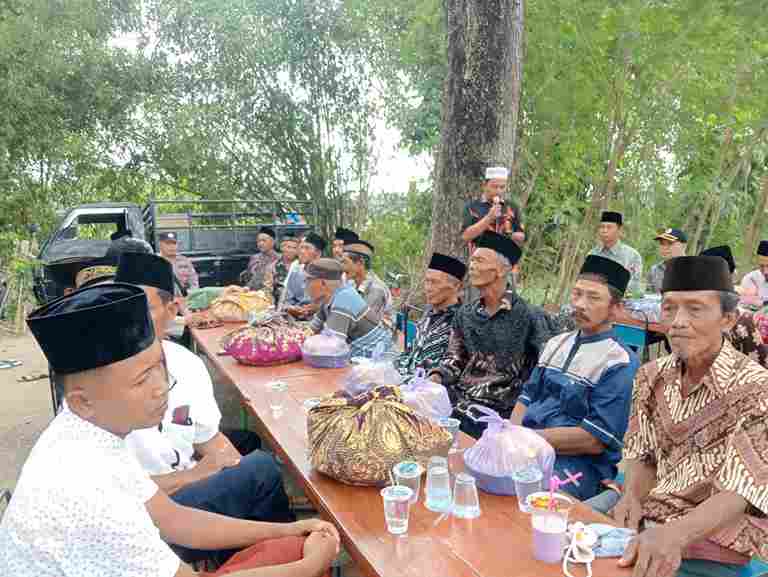 Tradisi Selamatan Sedekah Bumi di Sendang Gadelan